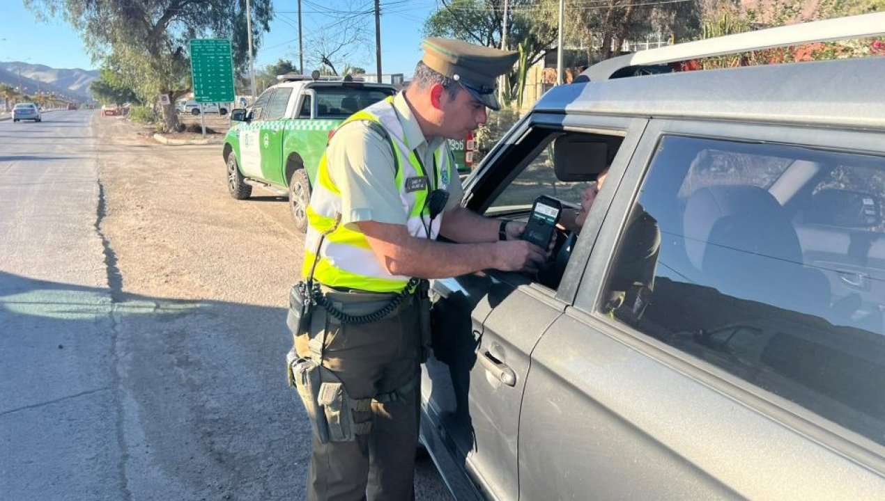 /carabineros-realiza-fiscalizacion-preventiva-de-transito-en-tierra-amarilla