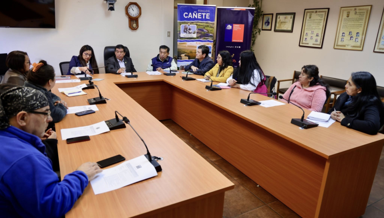 /municipalidad-de-canete-y-conadi-firman-convenio-para-fortalecer-rutas
