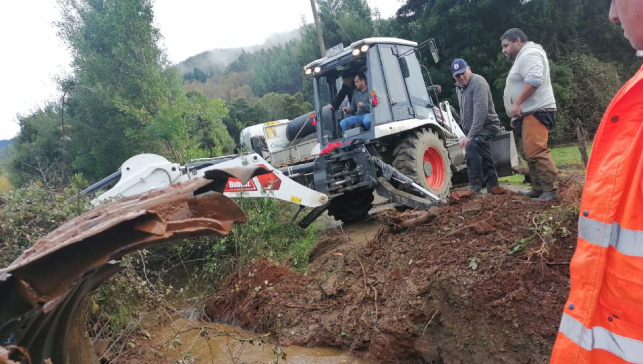 /municipalidad-de-contulmo-continua-ejecutando-trabajos-de-mejoramiento-vial