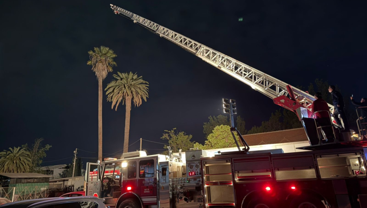/cuerpo-de-bomberos-de-canete-recibe-nueva-unidad-de-escala-mecanica