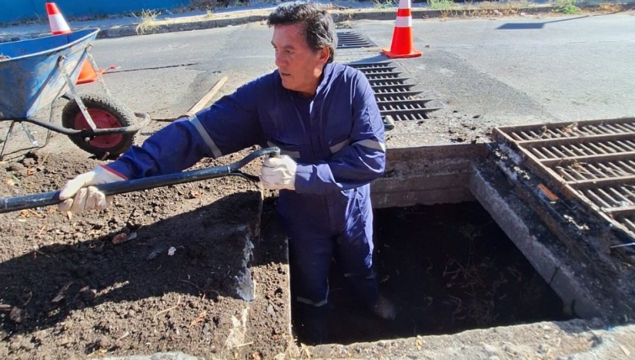 /limpieza-de-canales-en-curico-busca-prevenir-inundaciones