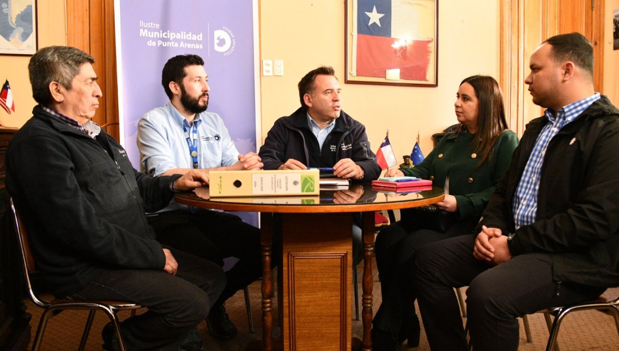 /municipio-se-reune-con-empresa-que-estara-a-cargo-del-cobro-de