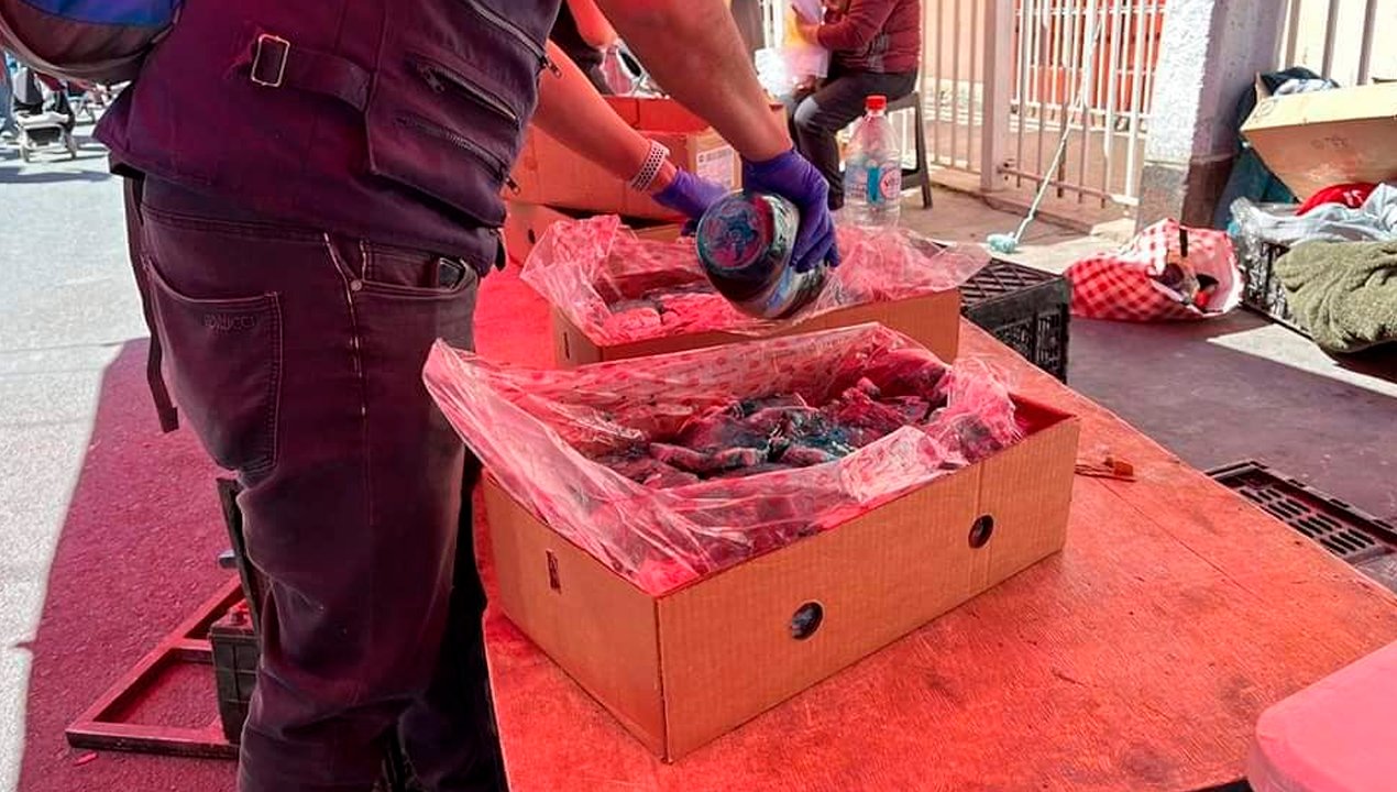 /calama-decomisan-mas-de-media-tonelada-de-carne-vencida-en-feria-de-las-pulgas