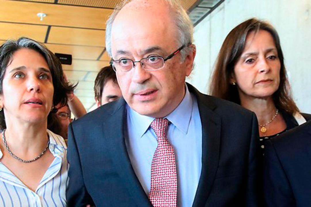 /permiten-que-oncologo-acusado-de-abuso-sexual-reiterado-vuelva-a-trabajar-en-clinica-las-condes