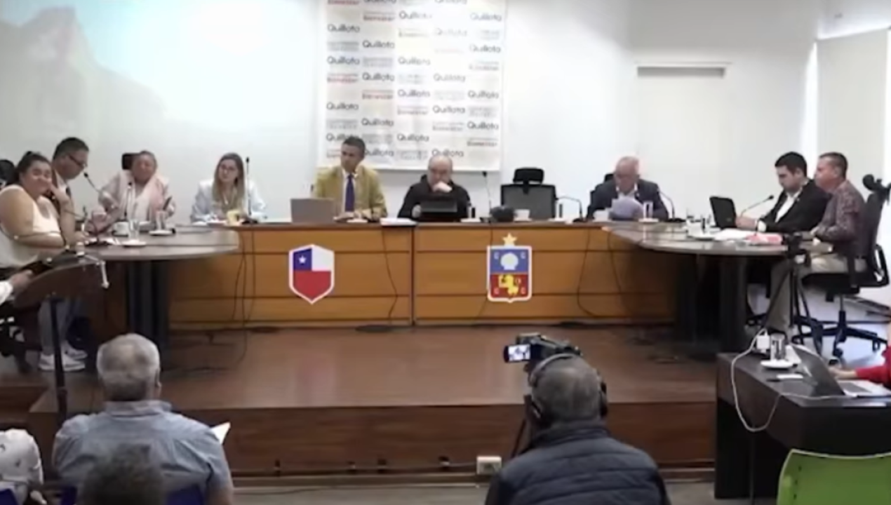 /actualidad/concejo-municipal-de-quillota-adquiere-celulares-de-alta-gama-tras-triple