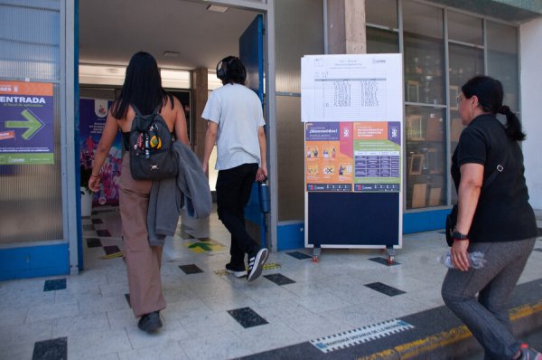 Ranking PAES 2025: solo un colegio de regiones logra entrar al top 10 nacional