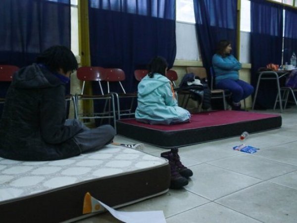 Incendios forestales: habilitan red de albergues para más de 50 mil evacuados en Ñuble y Biobío