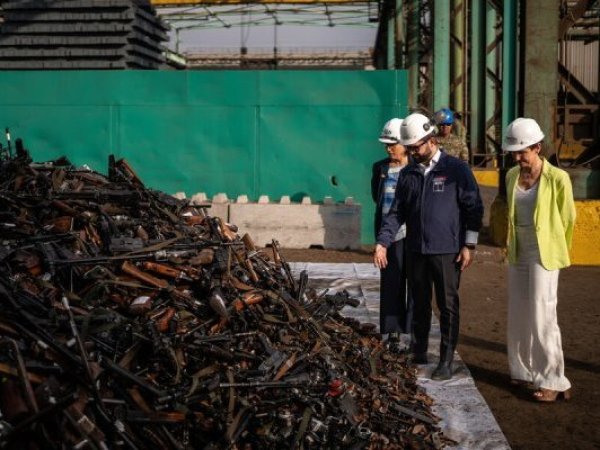 Destruyen más de 22 mil armas decomisadas en 2025: cifra récord desde 1990