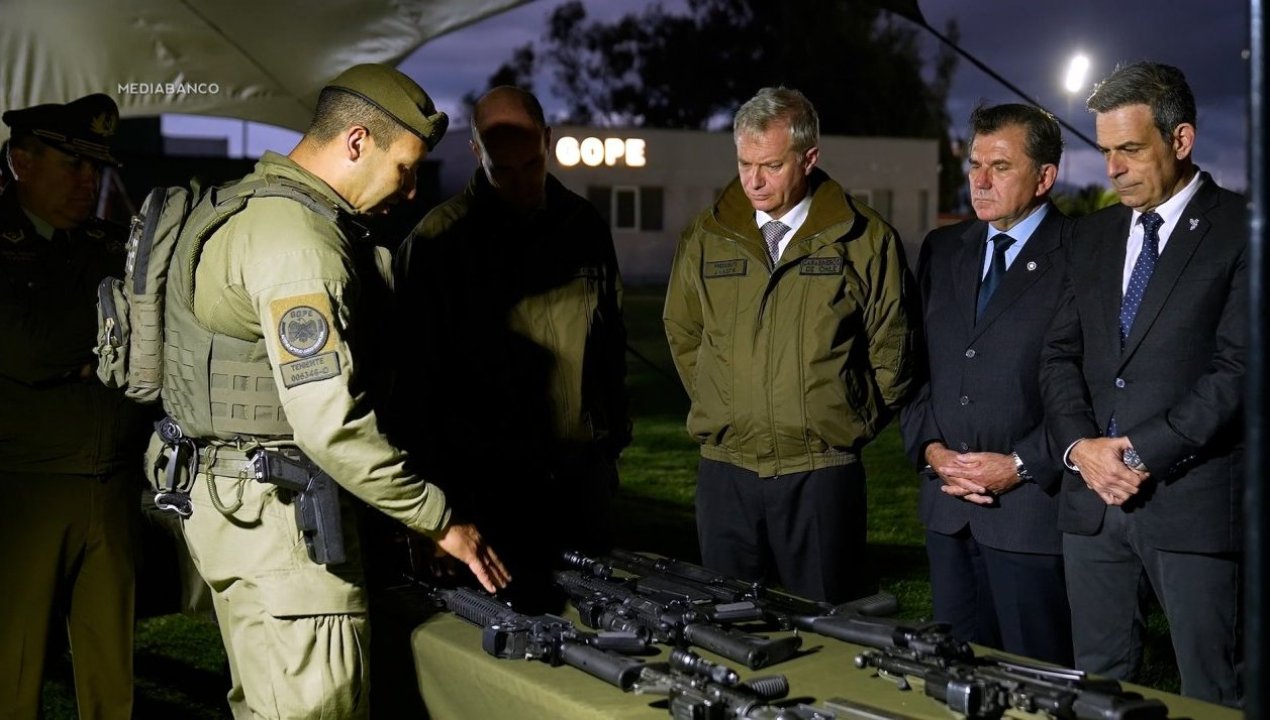 /seguridad-y-modernizacion-gobierno-presenta-300-nuevos-subfusiles-cz