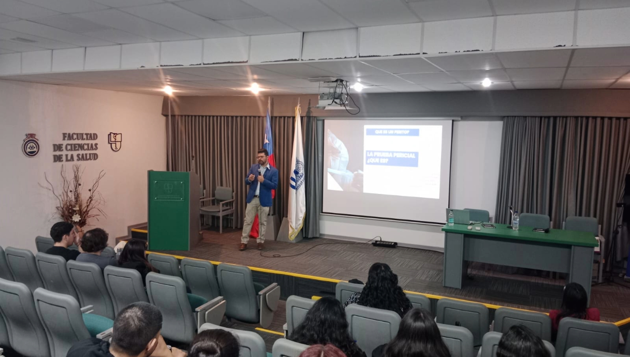 /estudiantes-de-la-ua-participan-en-seminario-sobre-genetica-forense